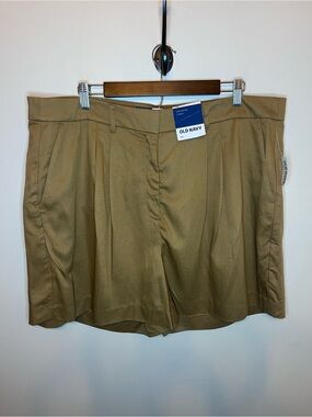 Old Navy Women's Extra High Waisted Taylor Trouser Shorts Size XL Tan Khaki NWT